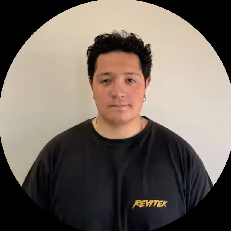 Felipe Cuevas, asistente operativo Revitek